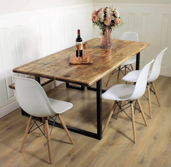 Meja Makan Besi dan Kayu Rustik